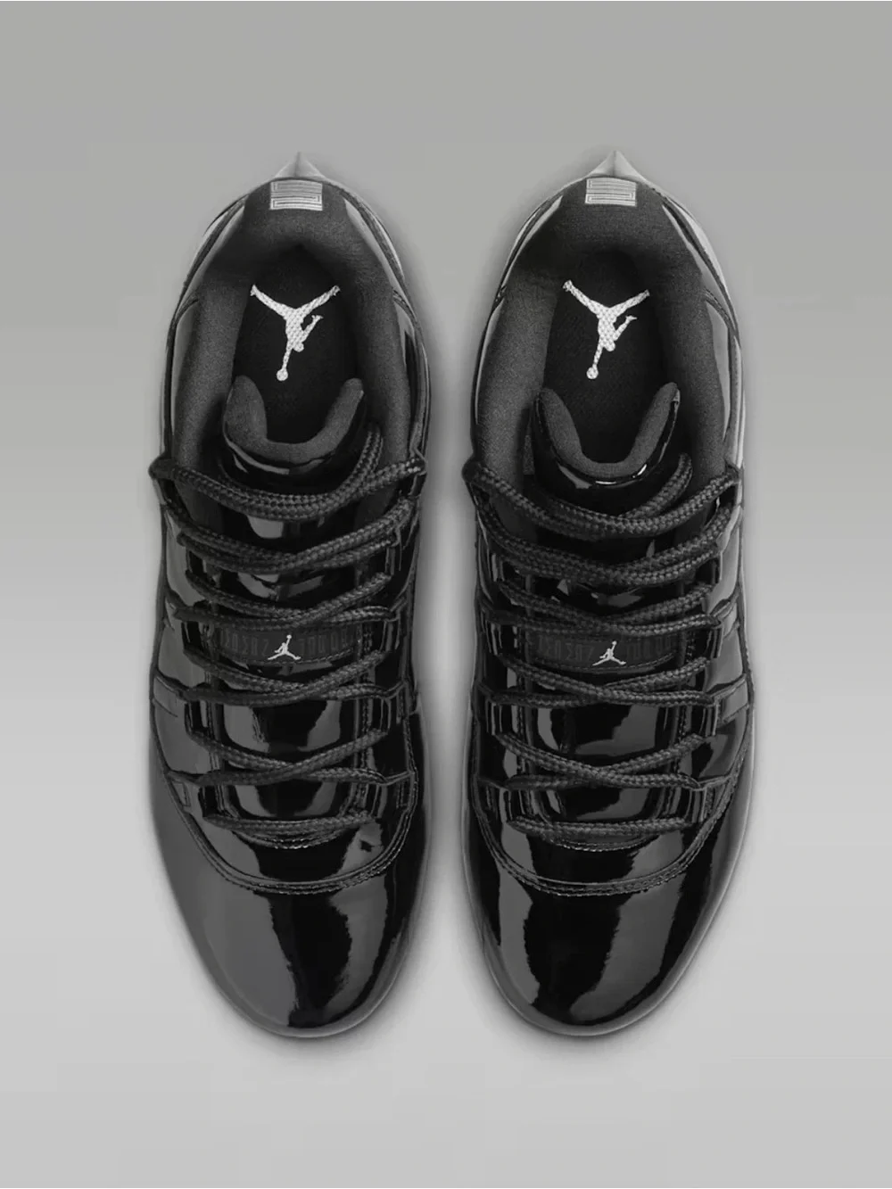 Men's Black Low-Top Football Cleats